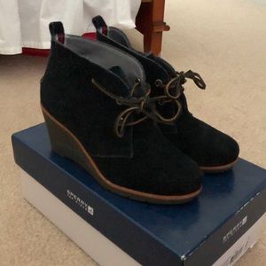 BLACK SPERRY WEDGES SIZE 6
